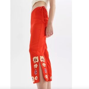 NEW Urban Outfitters UO Orchid Satin Floral Embroidered Capri Pant RED Size 12